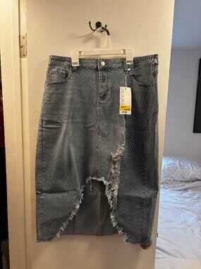 Designed New Fashion Jeans Wear Distressed Jean Skirt Knee Length Size XL NWT